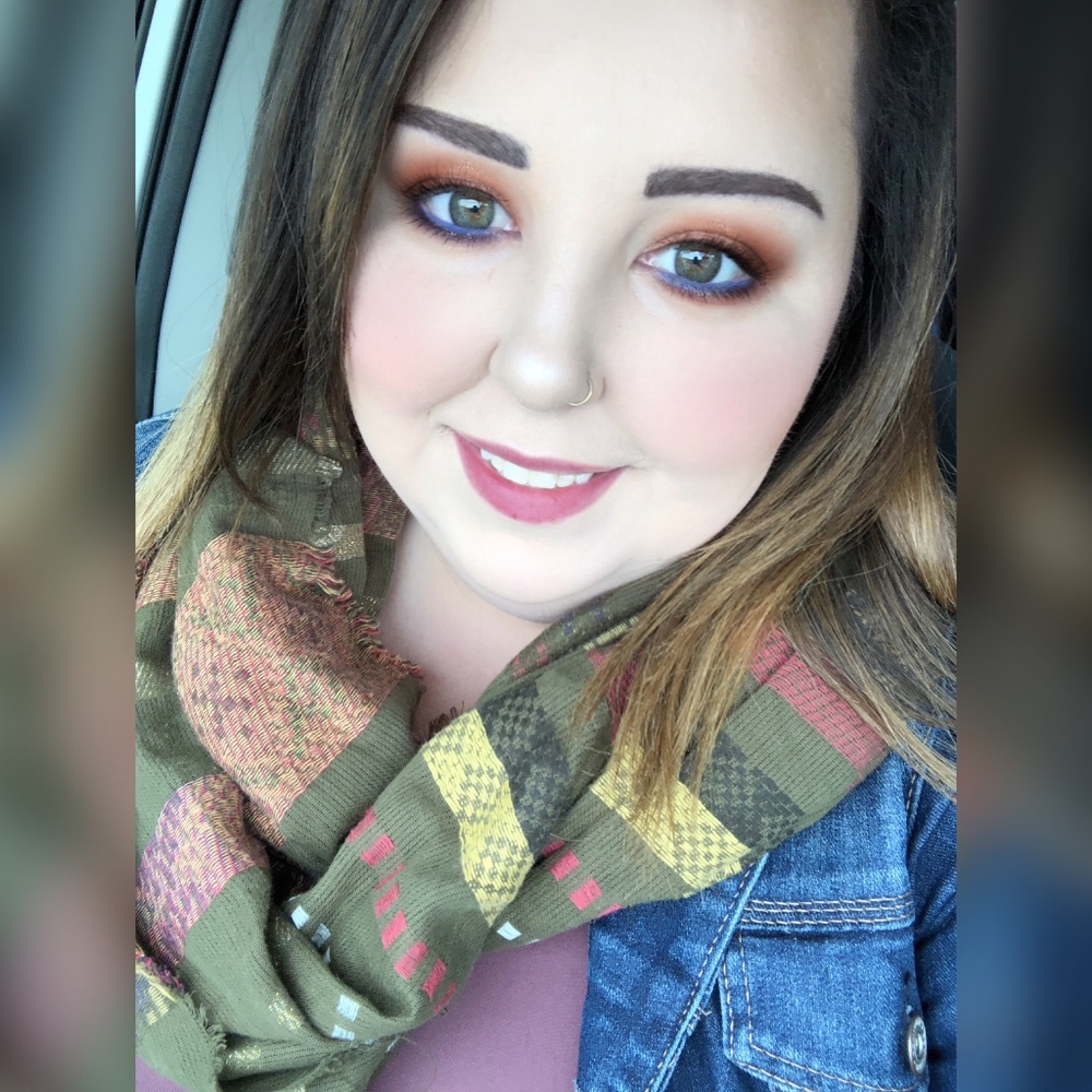 Meet your Posher, Kayla